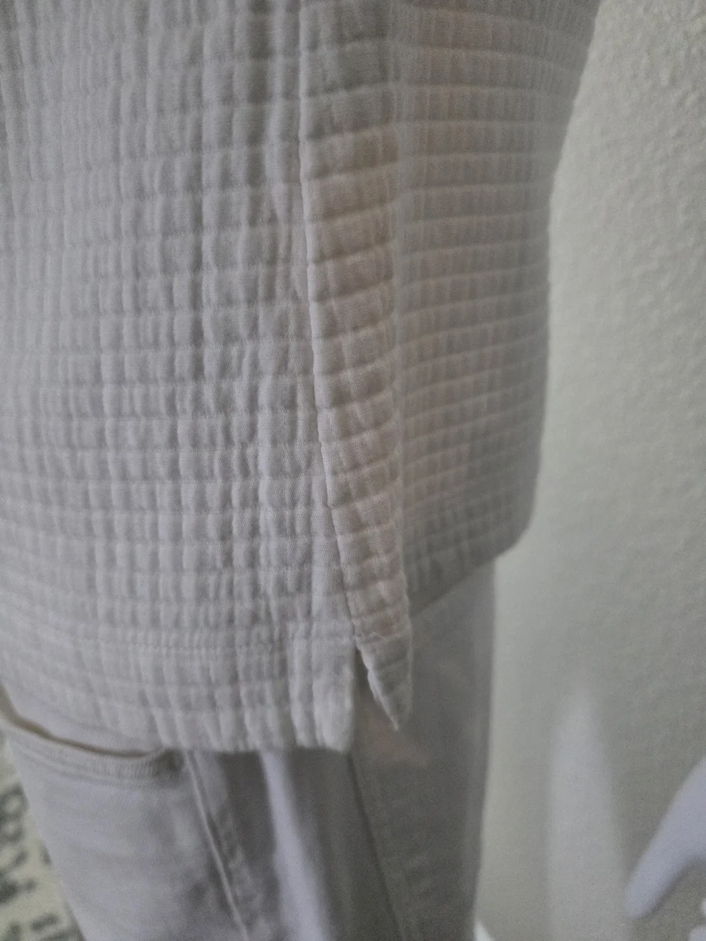 Eileen Fisher Quilted White Short-Sleeve, Straight Hem Top - Size XS